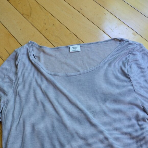Abercrombie & Fitch Two Piece Top Size XL - Picture 2 of 7